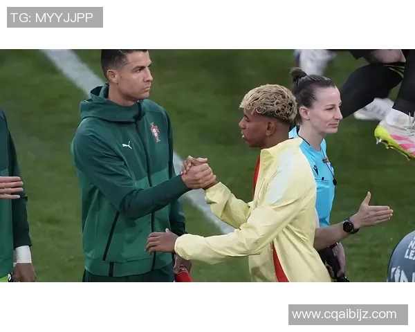 全球足球十大女球星精彩瞬间汇聚:突破、进球与荣耀的完美展示 全球足球十大女球星精彩瞬间汇聚:突破、进球与荣耀的完美展示