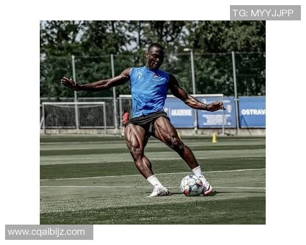 全球十大最强壮足球球员盘点 他们的体能与力量如何成就顶级表现