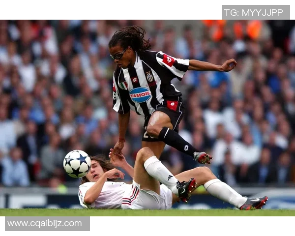 哪个足球球星最可爱？盘点那些不仅球技出众还充满魅力的球场萌星